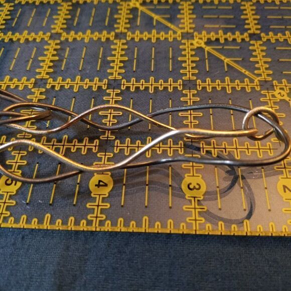 Paper clip Linked elongated sculpted statement necklace - Picture 7 of 10